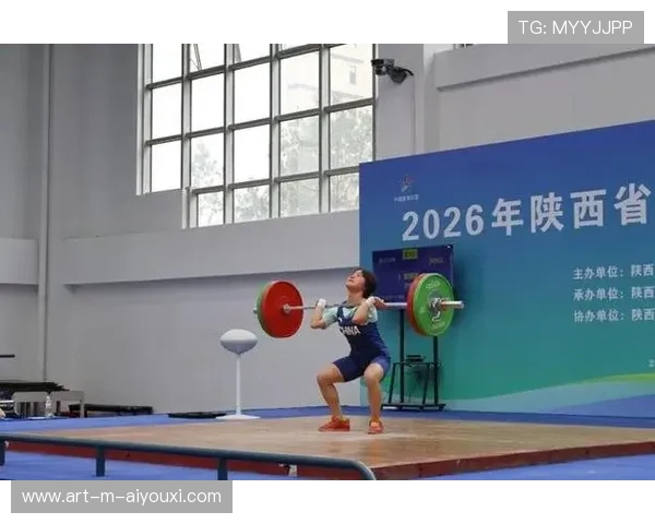 举重训练班推出专项体能提升课程，举重体考